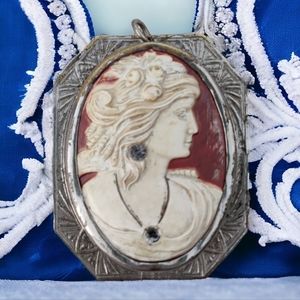 Vintage cameo pendant